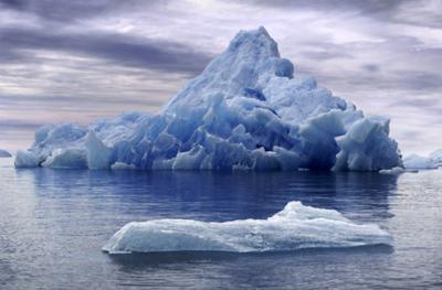 MELTING ICE BERG - EFFECTS OF GLOBAL WARMING 